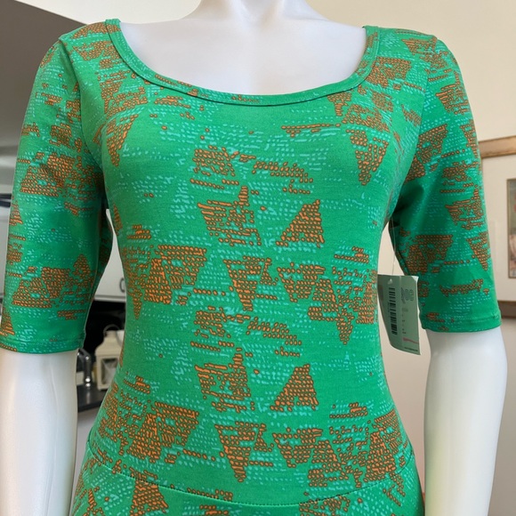 ❣️🆕LuLaroe Green&Orange Printed Nicole Dress❣️ - Picture 3 of 7